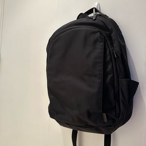 Away Everywhere Backpack (zipper detached)